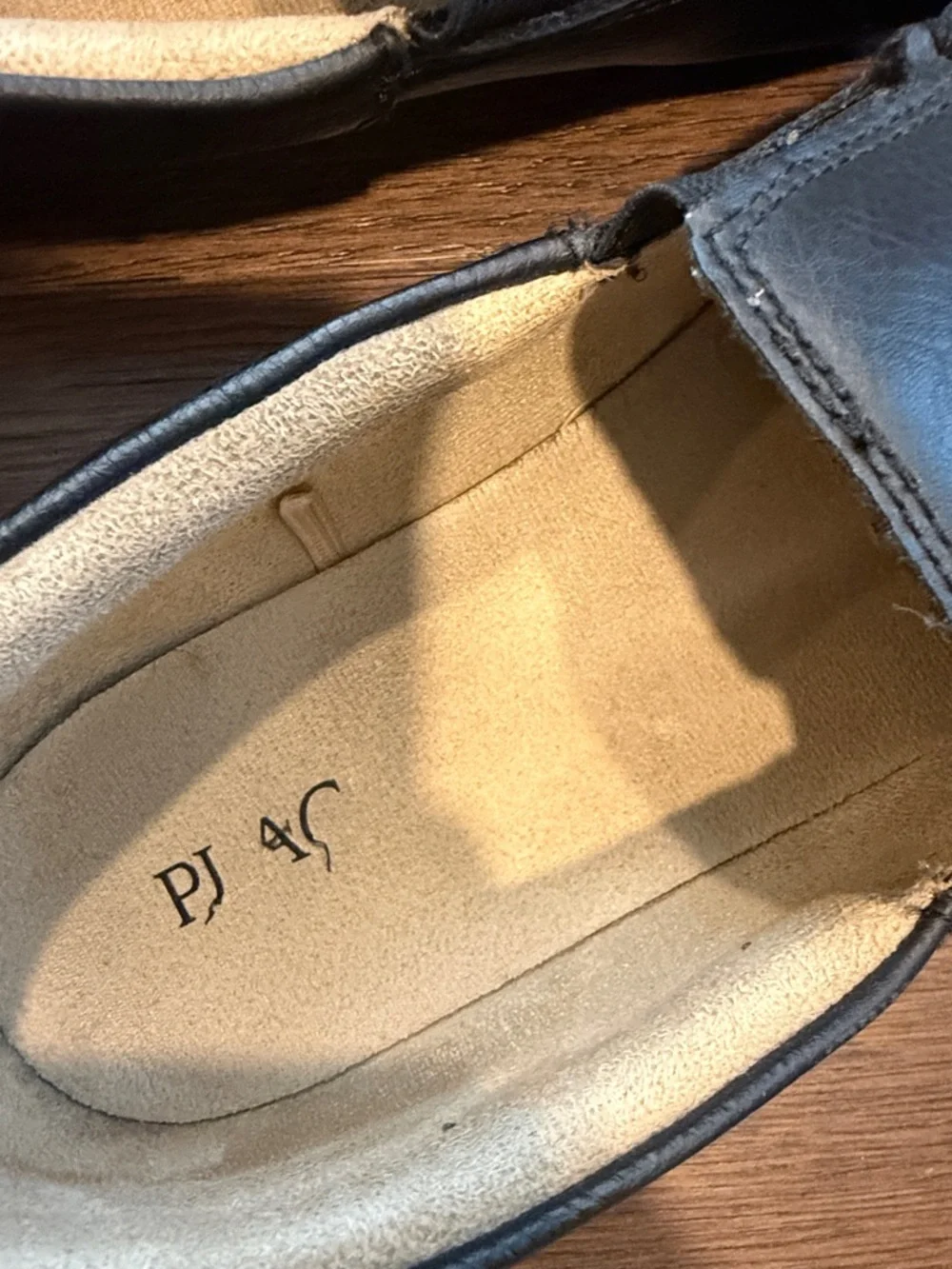 The Children’s Place Boys Black Leather Slip-On Loafers Size 6 - C38-011